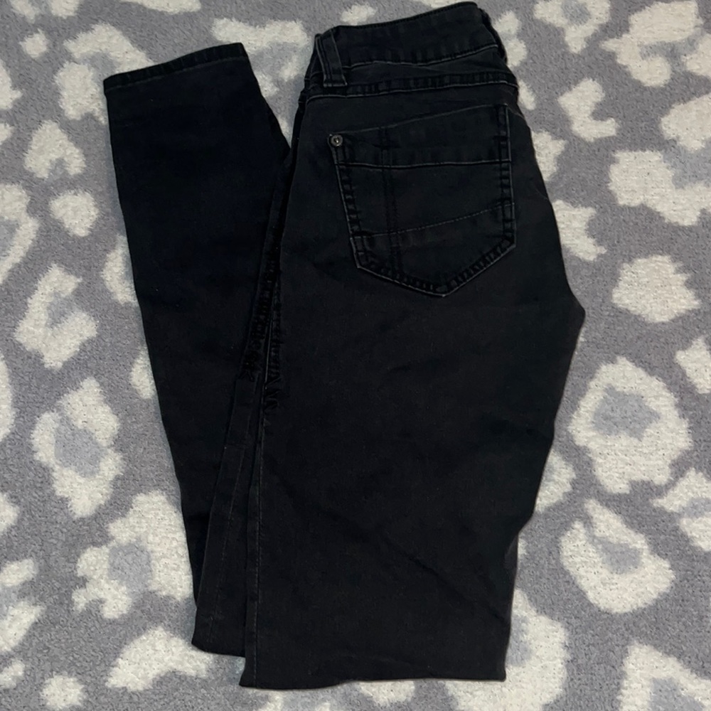 Rubberband skinny jeans.